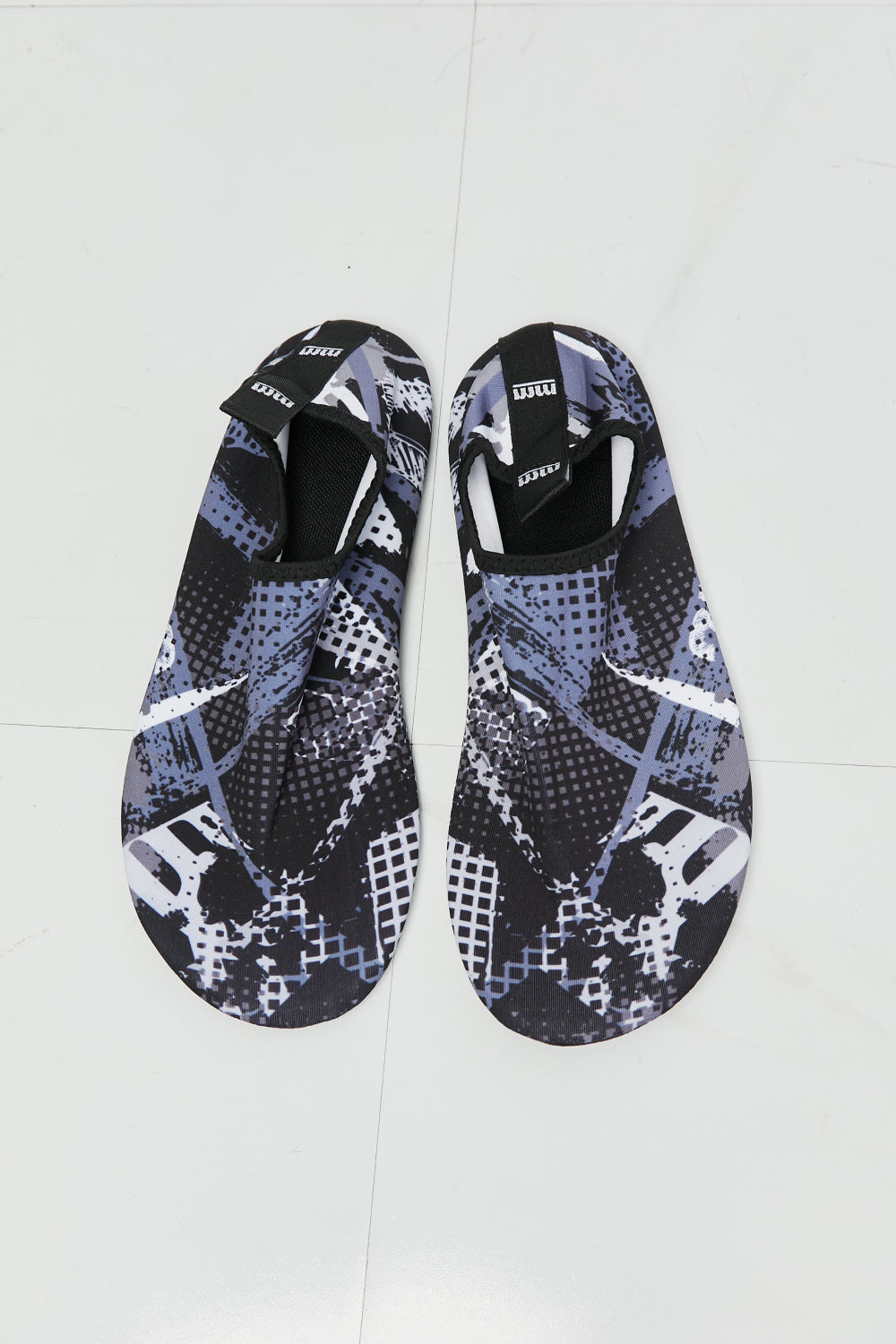 MMshoes On The Shore Water Shoes in Black Pattern